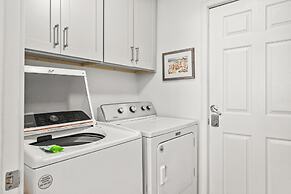 Fun In The Sun! Crescent at Miramar - Gulf Front+beach Chairs