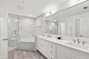 Fun In The Sun! Crescent at Miramar - Gulf Front+beach Chairs