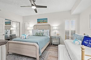 Fun In The Sun! Crescent at Miramar - Gulf Front+beach Chairs