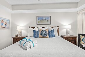 Fun In The Sun! Crescent at Miramar - Gulf Front+beach Chairs