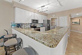 Elegant 4BD 4Ba With Stunning Ocean Views and Direct Beach & Pool Acce