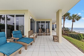 Elegant 4BD 4Ba With Stunning Ocean Views and Direct Beach & Pool Acce