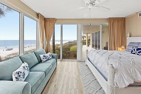 Elegant 4BD 4Ba With Stunning Ocean Views and Direct Beach & Pool Acce