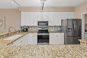 Elegant 4BD 4Ba With Stunning Ocean Views and Direct Beach & Pool Acce