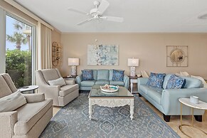 Elegant 4BD 4Ba With Stunning Ocean Views and Direct Beach & Pool Acce