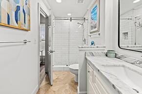 Elegant 4BD 4Ba With Stunning Ocean Views and Direct Beach & Pool Acce