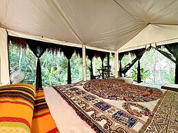 Glamping Bunga Lotus