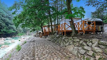 Riverside Glamping Nuts