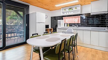 Gyeongju Haneulbichkids Poolvilla