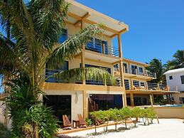 Club Rooms At Popeyes Beach Resort