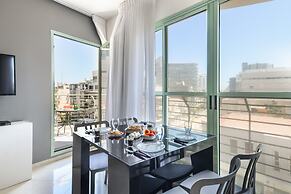 Newly Renovated Apartment in Tel Aviv
