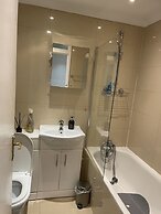 Immaculate 2-bed Apartment in London