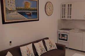 Apartment - Sleeps 2 - Parking - Balcony