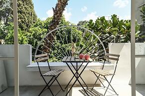 Modern & Bright 3BR apt with 2Balconies