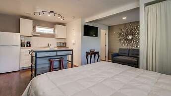 Charming Mid Town Guest House W/private Patio!