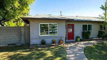 Charming Mid Town Guest House W/private Patio!