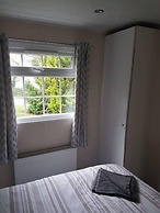 Lovely 2-bed Chalet at Robinhood Retreat Free Park