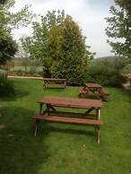 Lovely 2-bed Chalet at Robinhood Retreat Free Park