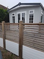 Lovely 2-bed Chalet at Robinhood Retreat Free Park