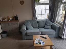 Lovely 2-bed Chalet at Robinhood Retreat Free Park