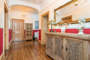 Llys Aeron Guest House
