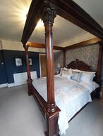 Llys Aeron Guest House