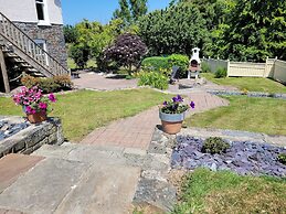 Llys Aeron Guest House