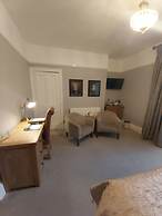 Llys Aeron Guest House