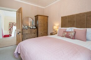 Llys Aeron Guest House