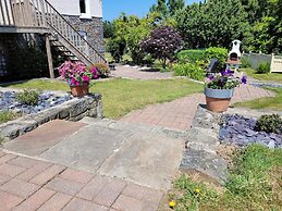 Llys Aeron Guest House