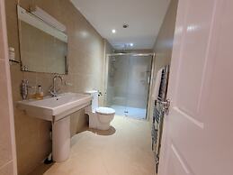 Llys Aeron Guest House