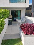 Loft com saida para piscina by Laguna Beach