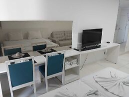 Loft com saida para piscina by Laguna Beach