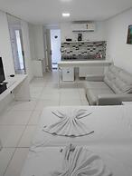 Loft com saida para piscina by Laguna Beach