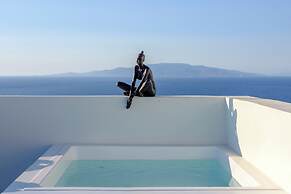 Oia Treasures Art Suites