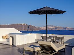Oia Treasures Art Suites