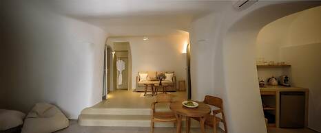 Oia Treasures Art Suites