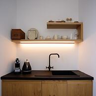 Oia Treasures Art Suites