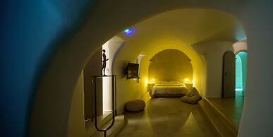 Oia Treasures Art Suites