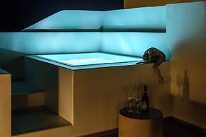 Oia Treasures Art Suites