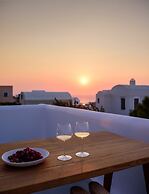 Oia Treasures Art Suites