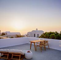 Oia Treasures Art Suites