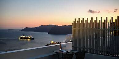 Oia Treasures Art Suites