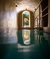 Oia Treasures Art Suites