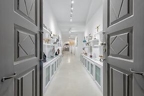 Oia Treasures Art Suites