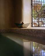 Oia Treasures Art Suites