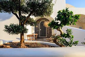 Oia Treasures Art Suites