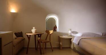 Oia Treasures Art Suites