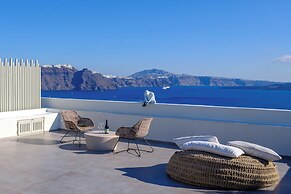 Oia Treasures Art Suites