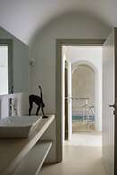 Oia Treasures Art Suites